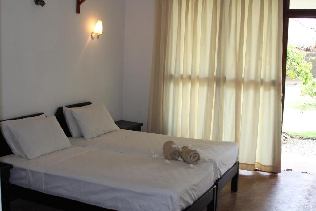 Ceylonica Beach Hotel เนกอมโบ ภายนอก รูปภาพ